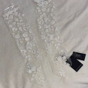 Exquisite White Floral Lace sleeves! BRAND NEW JUSTIN ALEXANDER